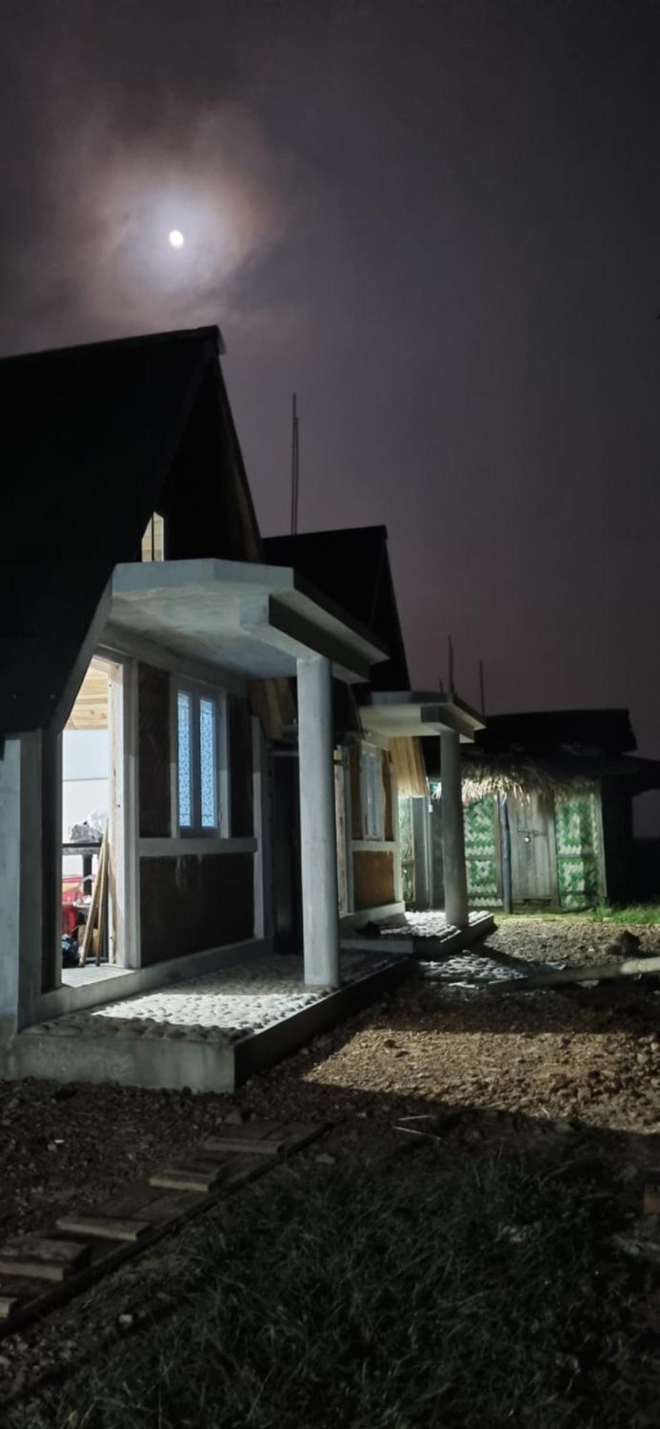 I Basa Homestay Sohrarim Exteriér fotografie