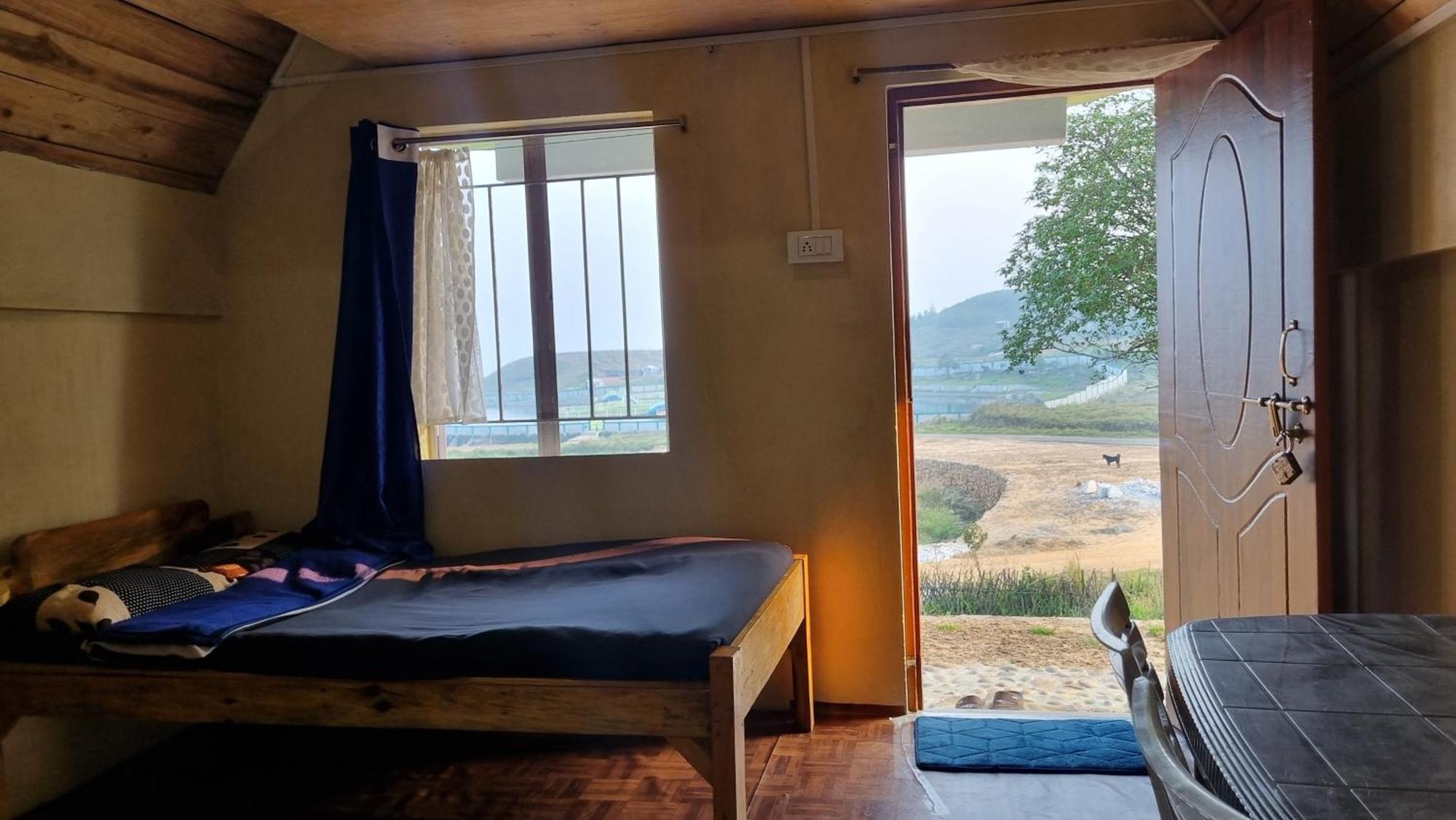 I Basa Homestay Sohrarim Pokoj fotografie